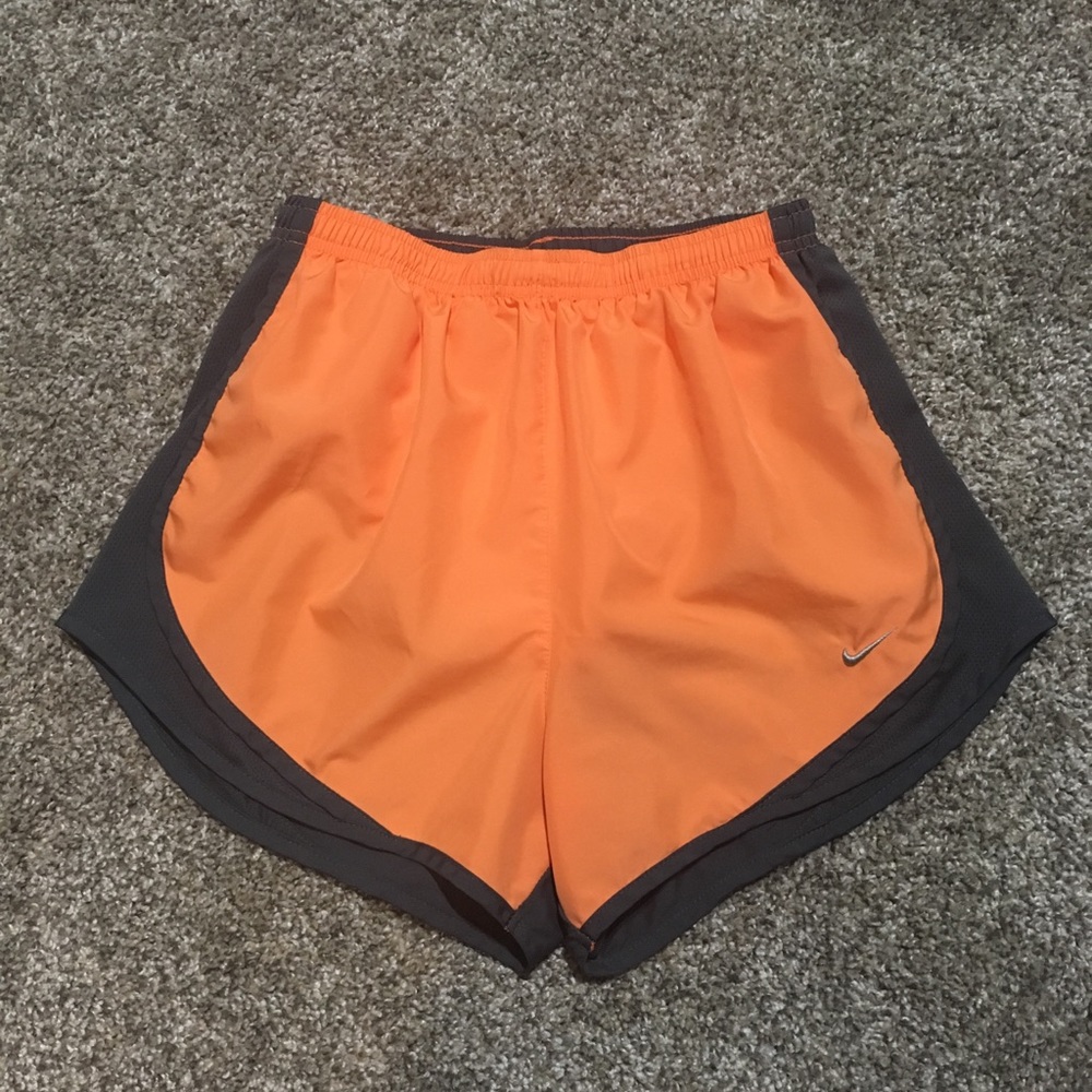 Nike Women’s Dri Fit Athletic Shorts Size Small